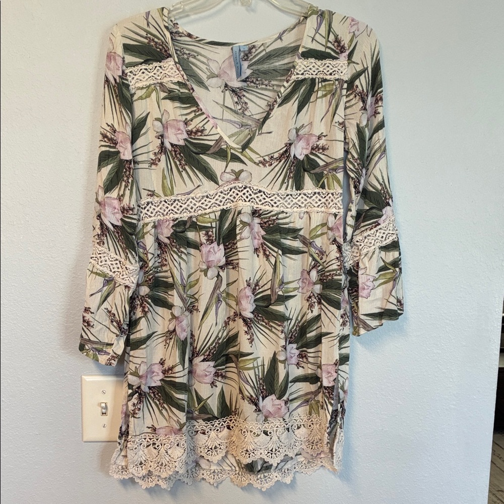 ANTONIO MELANI Cream Floral Lace-Trim V-Neck Tunic